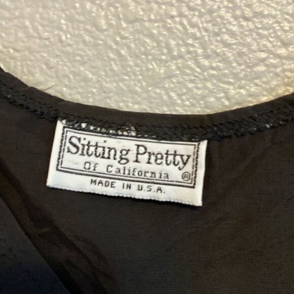 Sitting Pretty-Black cropped silky top- Size Medium - Picture 4 of 4